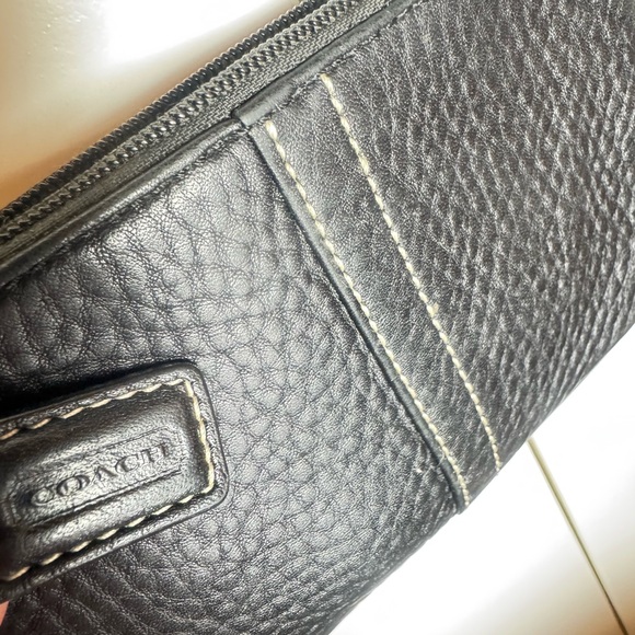 Coach Black Zip Wristlet Pouch Wallet Clutch Silver Hardware - Picture 2 of 4